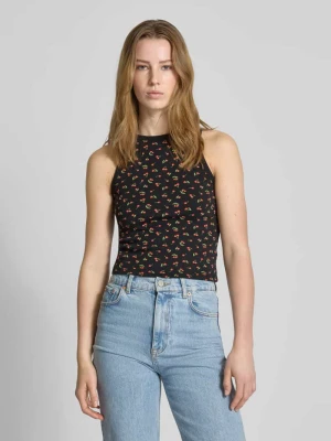 Top z prążkowanymi wykończeniami Review