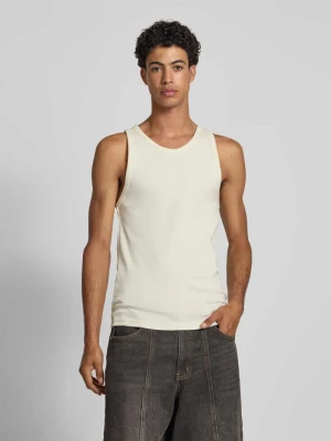 Top z wyhaftowanym logo Pegador