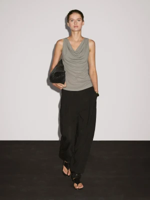 Top Ze 100% Bawełny Z Drapowanym Dekoltem - Jansy Khaki - - Massimo Dutti - Kobieta