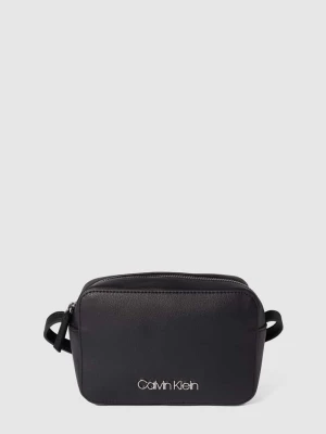 Torba camera bag z regulowanym paskiem na ramię CK Calvin Klein