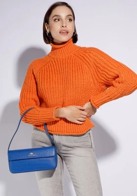 Torebka bagietka ze skóry o fakturze croco podłużna niebieska Wittchen