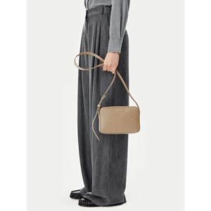 Torebka Calvin Klein Embossed Logo Camera Bag K60K612555 Brązowy