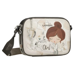 Torebka damska Anekke, z efektownym nadrukiem i metalowym logo zapinana na suwak z regulowanym paskiem oraz ozdobnym brelokiem kompaktowa a zarazem f