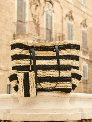 Torebka damska pleciona w pasy z czarnymi dodatkami Puccini