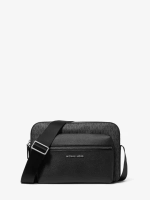 Torebka do przewieszenia przez ramię Hudson typu camera z charakterystycznym logo z teksturowanej tkaniny Michael Kors CZARNY (Czarny)