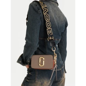 Torebka Marc Jacobs The Snapshot 2S3HCR500H03 Brązowy