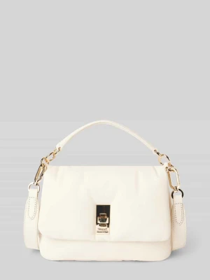 Torebka na długim pasku ze skóry owczej nappa z detalem z logo Tommy Hilfiger