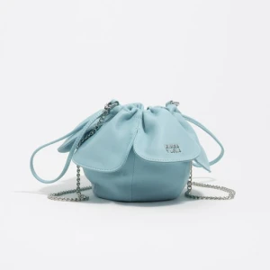 Torebka płatek skóra błękitna BIMBA Y LOLA SKY BLUE