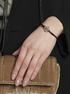 TORY BURCH Bransoletka Eleanor Enamel Pave Hinged Cuff