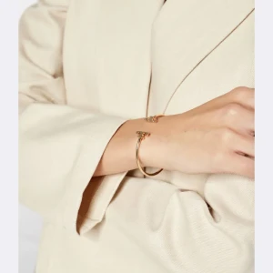 TORY BURCH Bransoletka Eleanor Flex Cuff