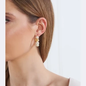 TORY BURCH Kolczyki Kira Pearl