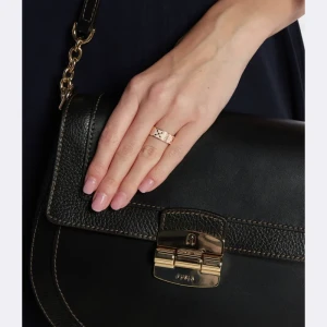 TORY BURCH Pierścionek Monogram