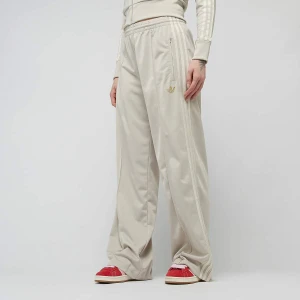 Trackpant adicolor Loose Firebird, markiadidas Originals, Spodnie dresowe, w kolorze beż, rozmiar: