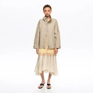 Trencz krótki wysoki kołnierz gumowane wykończenie camel BIMBA Y LOLA