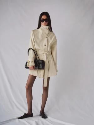 Trencz z kołnierzem kominowym i paskiem kremowy / écru - Kobieta - - MANGO