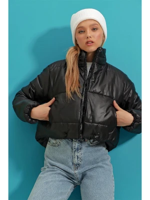 Trend Alacati Kurtka pikowana w kolorze czarnym rozmiar: 36