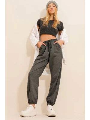 Trend Alacati Spodnie dresowe w kolorze antracytowym rozmiar: M