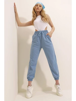 Trend Alacati Spodnie dresowe w kolorze błękitnym rozmiar: XL