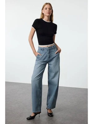 trendyol Dżinsy - Comfort fit - w kolorze błękitnym rozmiar: 38