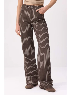 trendyol Dżinsy - Comfort fit - w kolorze brązowym rozmiar: 36