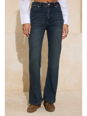 trendyol Dżinsy - Flare fit - w kolorze niebieskim rozmiar: 42