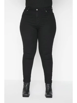 trendyol Dżinsy - Skinny fit - w kolorze czarnym rozmiar: 42