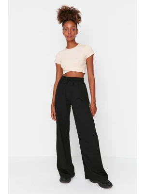 trendyol Spodnie dresowe w kolorze czarnym rozmiar: M