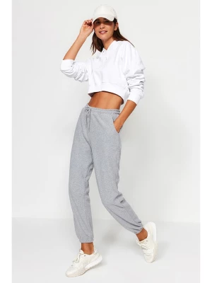 trendyol Spodnie dresowe w kolorze szarym rozmiar: M