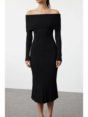 trendyol Sukienka dzianinowa w kolorze czarnym rozmiar: M