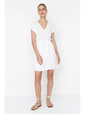 trendyol Sukienka w kolorze białym rozmiar: 40