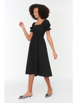 trendyol Sukienka w kolorze czarnym rozmiar: 34