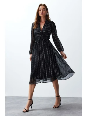 trendyol Sukienka w kolorze czarnym rozmiar: 36