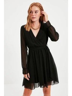 trendyol Sukienka w kolorze czarnym rozmiar: 40