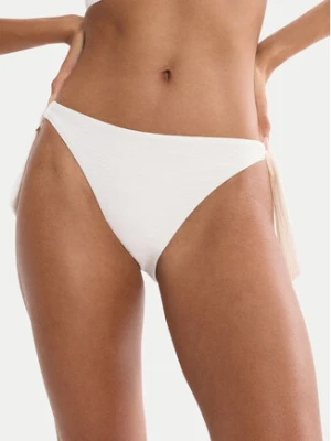 Triumph Dół od bikini Summer Dune Tai 10226481 Kremowy