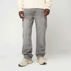 True Religion Ricky Straight Jeans mężczyźni Spodnie dżinsowe szary rozmiar Odzież