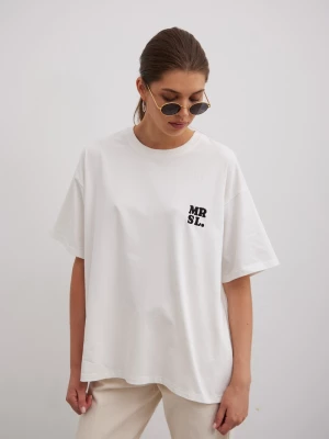 Tshirt typu oversize z HAFTEM w kolorze ECRU - MRSL-UNI Marsala