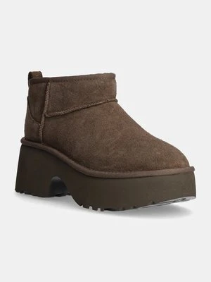 UGG botki zamszowe Classic Ultra Mini New Heights damskie kolor brązowy na słupku ocieplone 1158311-HCK