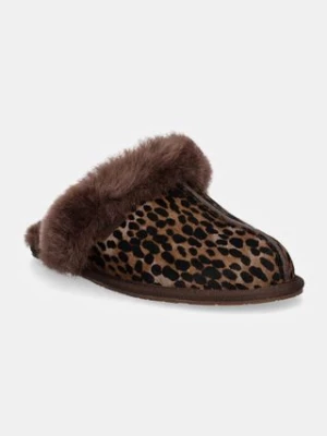 UGG kapcie Scuffette Caspian kolor brązowy 1158352-BCDR