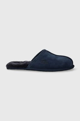 UGG kapcie zamszowe Scuff kolor granatowy 1101111