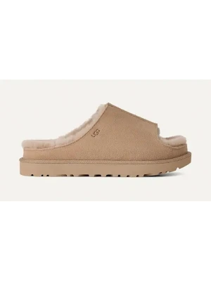 UGG Skórzane kapcie "Greenport" w kolorze beżowym rozmiar: 40