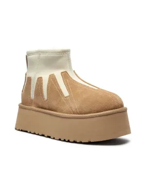 UGG Skórzane śniegowce Classic Novelty