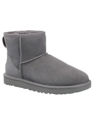 UGG Skórzane śniegowce W Classic Mini II