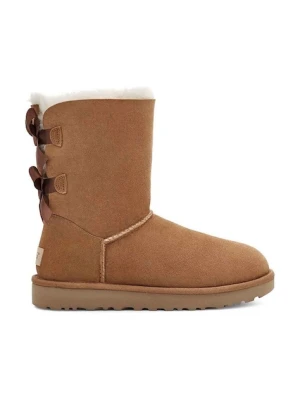 UGG śniegowce Classic Bailey Bow II damskie kolor brązowy na płaskim obcasie ocieplone 1016225-CHE