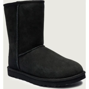 UGG Śniegowce W Classic Short II | zamsz