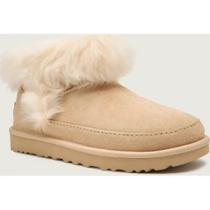 UGG Śniegowce W CLASSIC ULTRA MINI CHALET | shearling | zamsz