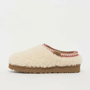 UGG Tasman Maxi Curly kobiety Klapki i sandały beż rozmiar Buty