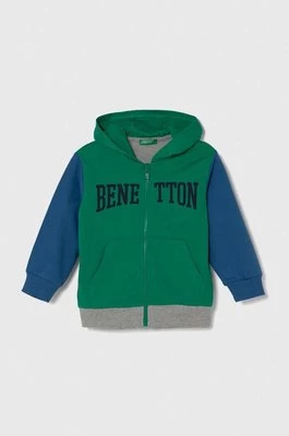 United Colors of Benetton bluza bawełniana dziecięca kolor zielony z kapturem z nadrukiem