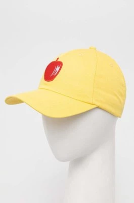 United Colors of Benetton czapka z daszkiem bawełniana kolor żółty z aplikacją