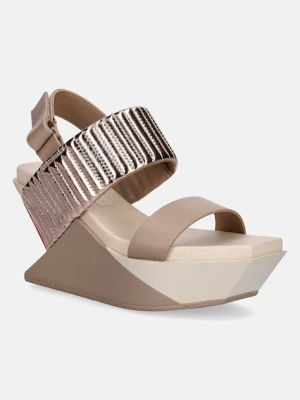 United Nude sandały na koturnie skórzane Delta Wedge Puffier