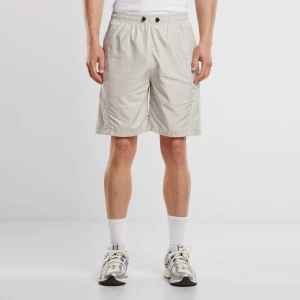 Urban Classics Piped Panel Trackshorts mężczyźni Szorty sportowe beż rozmiar Odzież